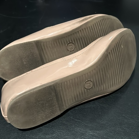 Nude patent round toe flats Sz 7.5 - Picture 4 of 4